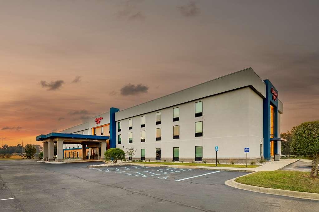 Hampton Inn Moultrie Exterior photo