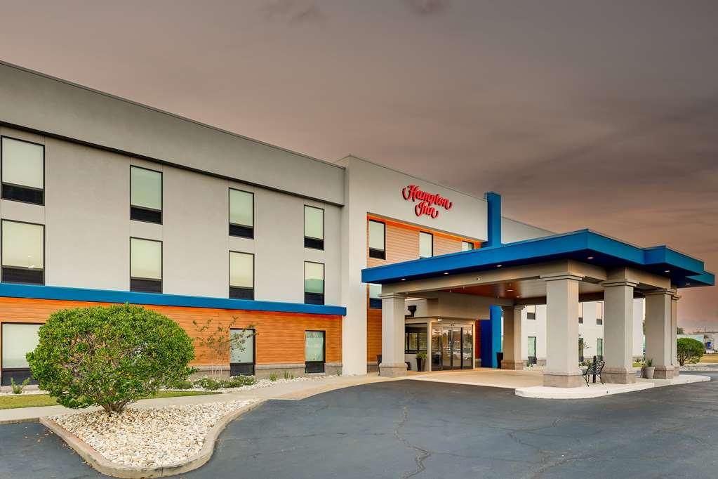Hampton Inn Moultrie Exterior photo
