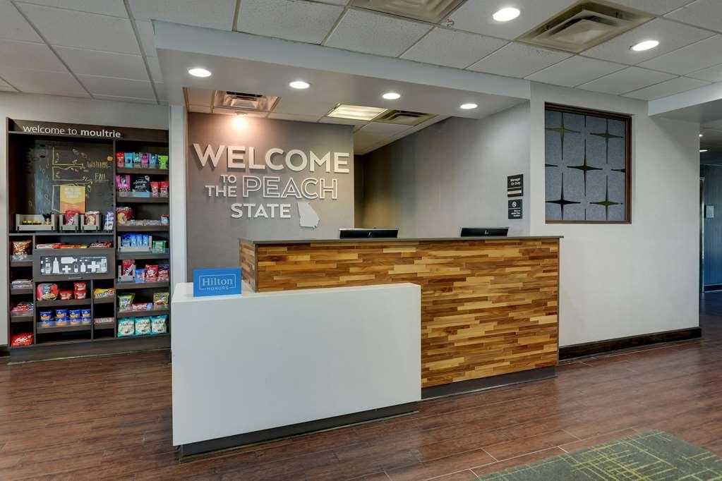 Hampton Inn Moultrie Interior photo
