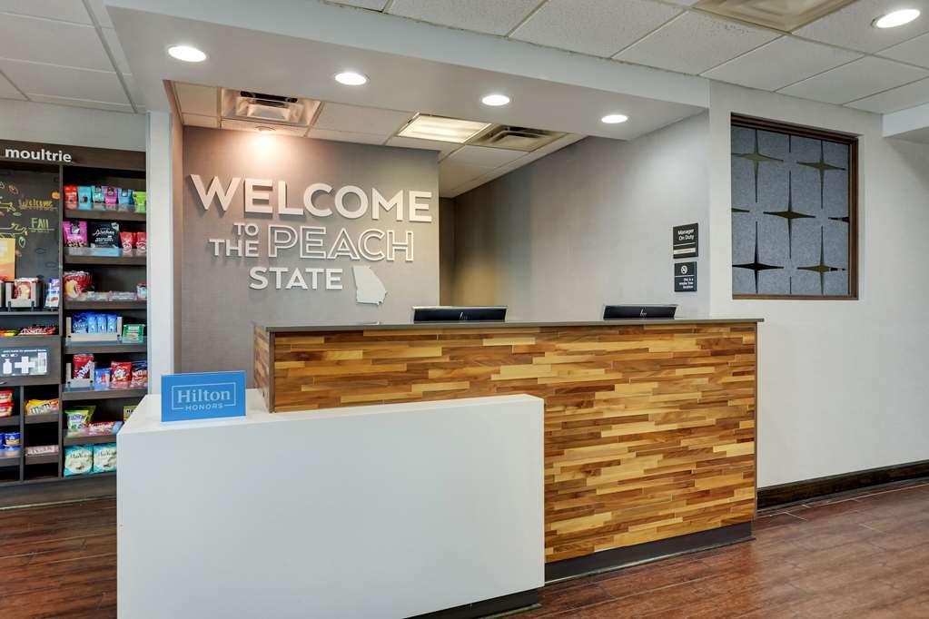 Hampton Inn Moultrie Interior photo