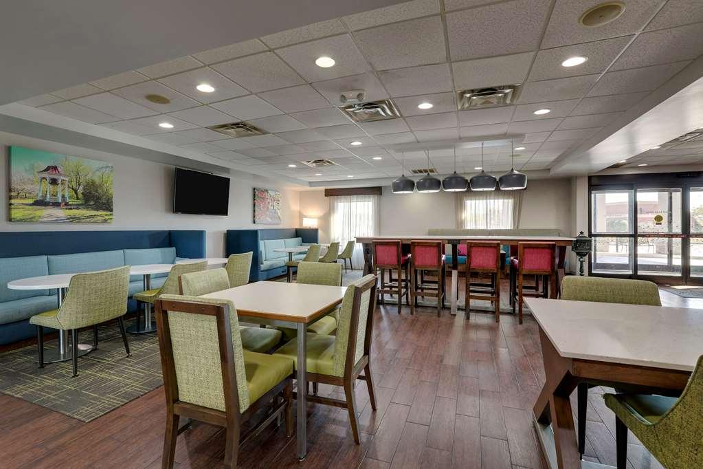 Hampton Inn Moultrie Restaurant photo