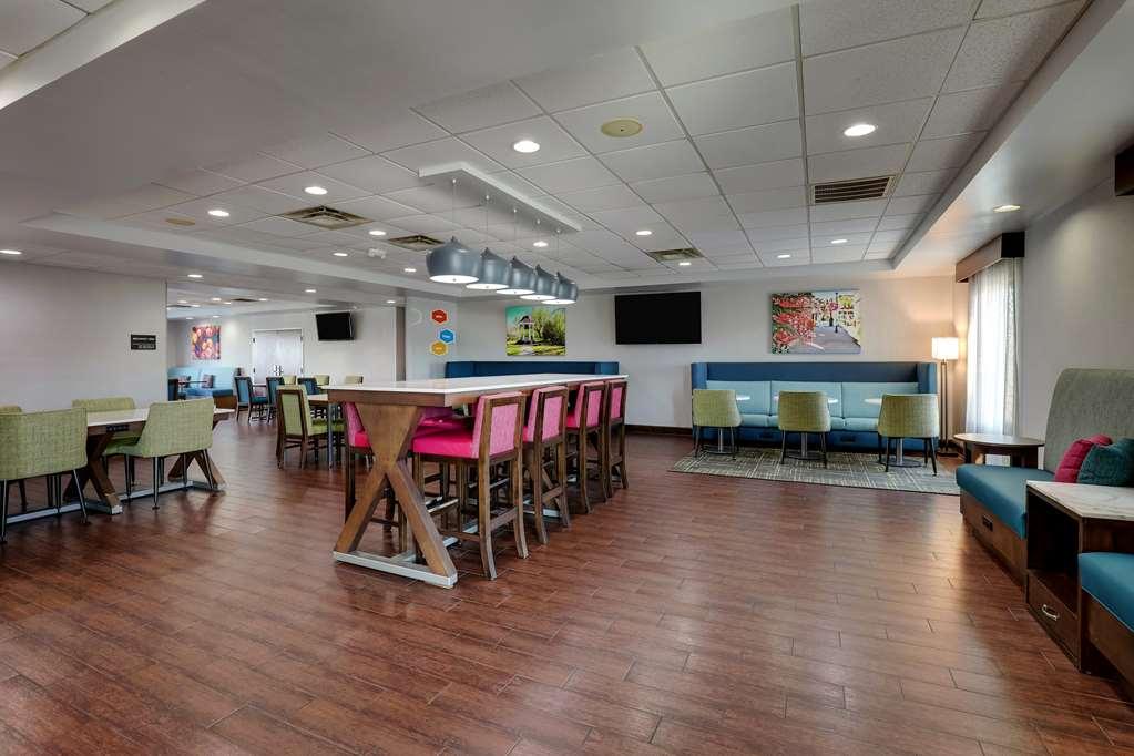 Hampton Inn Moultrie Restaurant photo