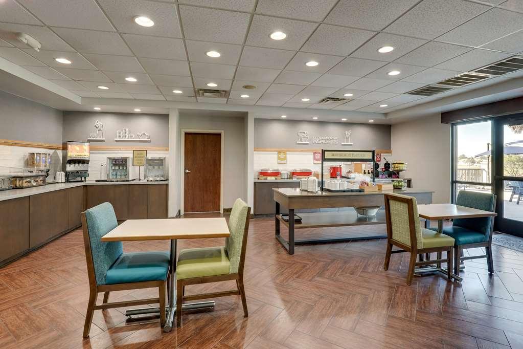 Hampton Inn Moultrie Restaurant photo